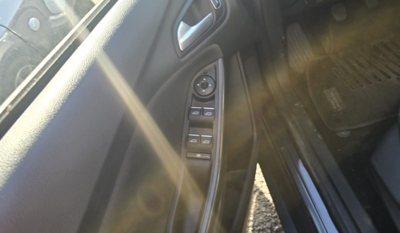 Ford Focus 1.0 EcoB 125CV lleno