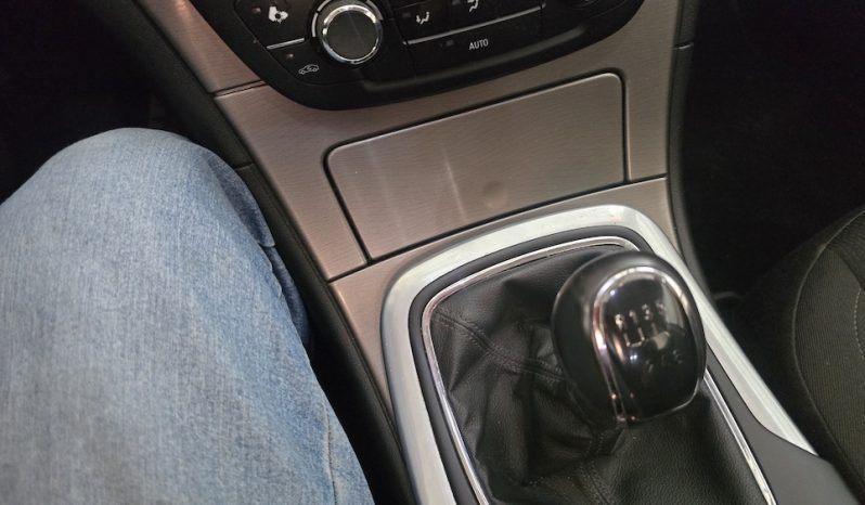 Opel  Insignia 2,0HDi 131CV Busines lleno