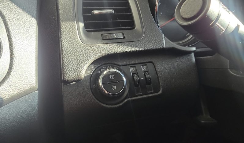 Opel  Insignia 2,0HDi 131CV Busines lleno