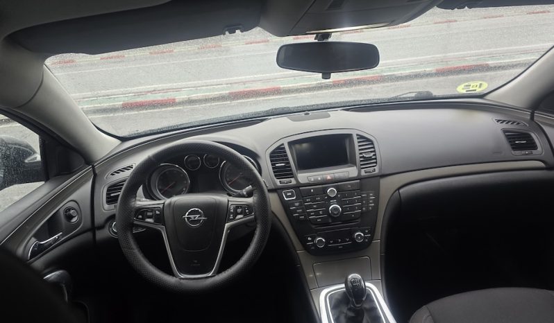 Opel  Insignia 2,0HDi 131CV Busines lleno